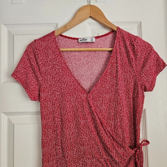 Hollister California - Size M - Made in Turkey - Red & White Floral Dress - Picture 2 of 12